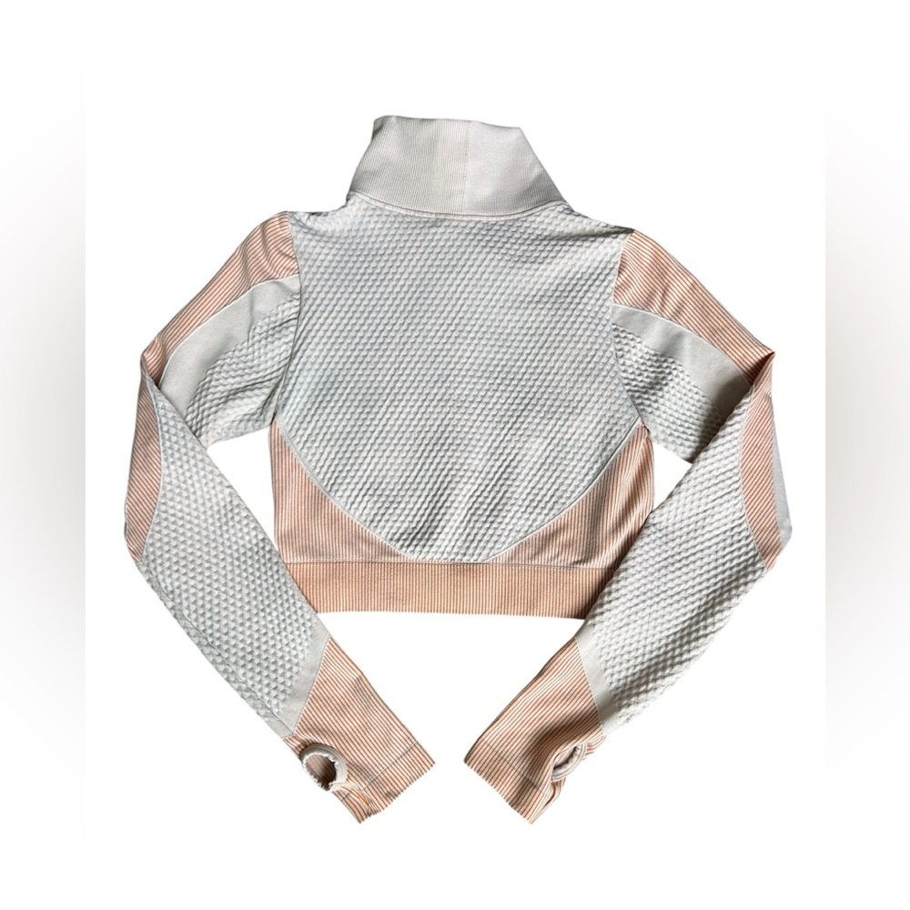 5/$25 C+D+M Cropped and Textured Athletic Zip Up Jacket Size medium - Picture 5 of 8